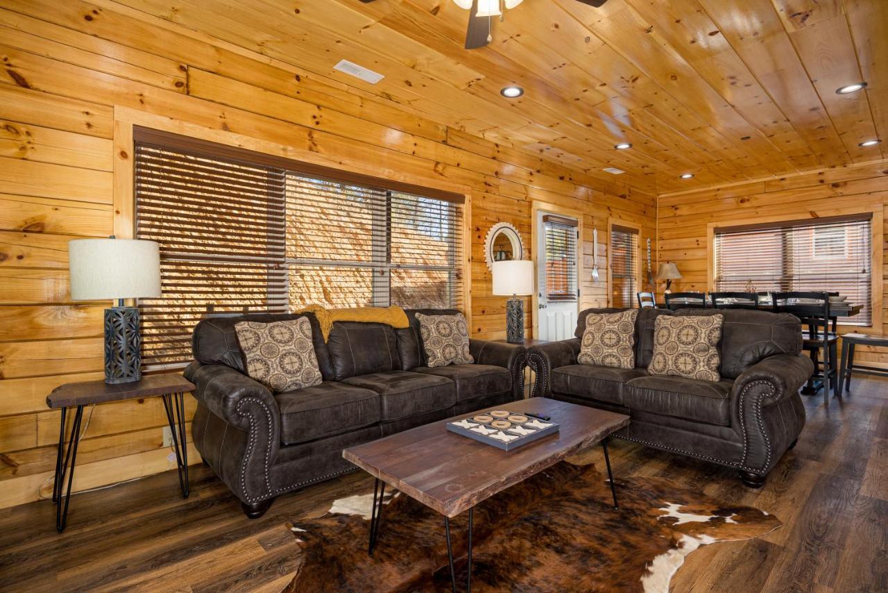 5Bd5B Escape Cabin With 2 Hottubs, Thtr &Game Rm,1Mi To The Parkway! 4Mi To Dollywood - Spring Deal Pigeon Forge Extérieur photo