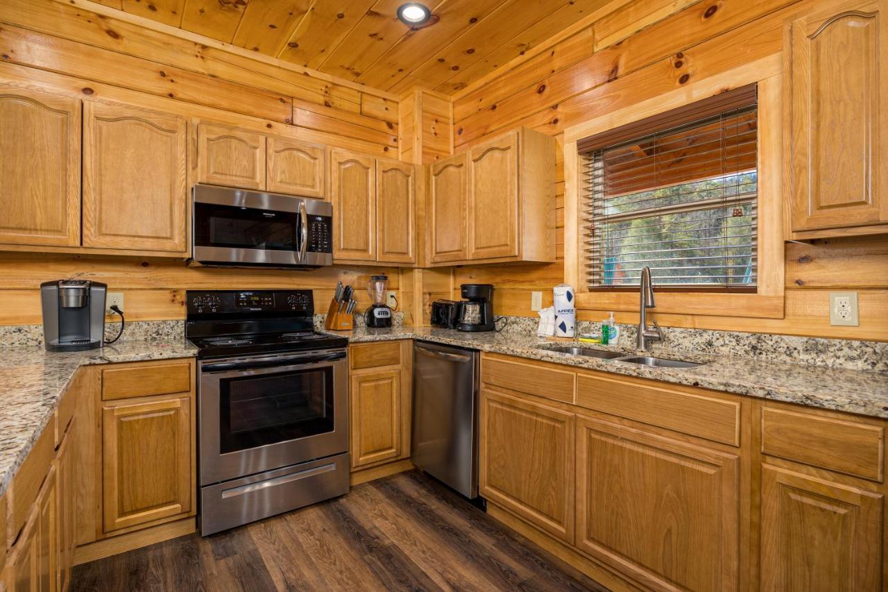 5Bd5B Escape Cabin With 2 Hottubs, Thtr &Game Rm,1Mi To The Parkway! 4Mi To Dollywood - Spring Deal Pigeon Forge Extérieur photo