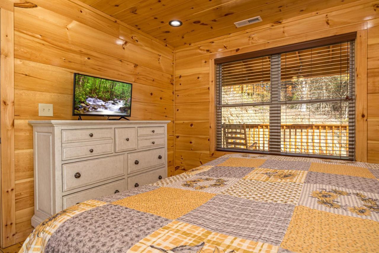 5Bd5B Escape Cabin With 2 Hottubs, Thtr &Game Rm,1Mi To The Parkway! 4Mi To Dollywood - Spring Deal Pigeon Forge Extérieur photo