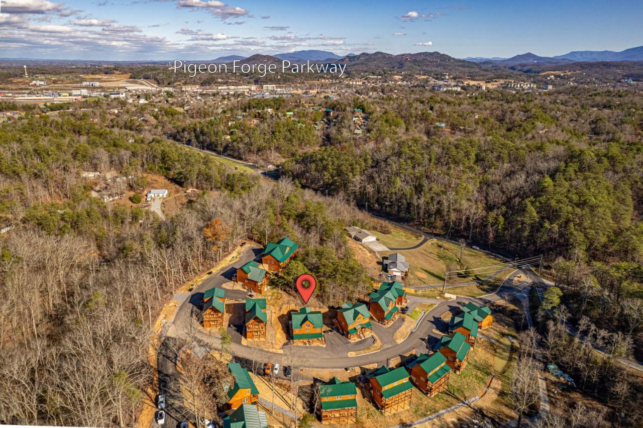 5Bd5B Escape Cabin With 2 Hottubs, Thtr &Game Rm,1Mi To The Parkway! 4Mi To Dollywood - Spring Deal Pigeon Forge Extérieur photo