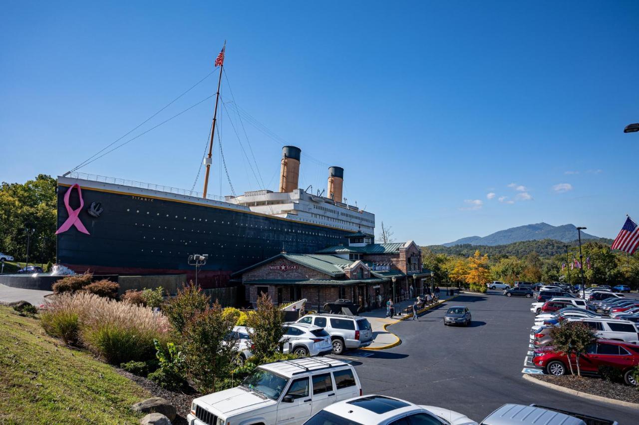 5Bd5B Escape Cabin With 2 Hottubs, Thtr &Game Rm,1Mi To The Parkway! 4Mi To Dollywood - Spring Deal Pigeon Forge Extérieur photo