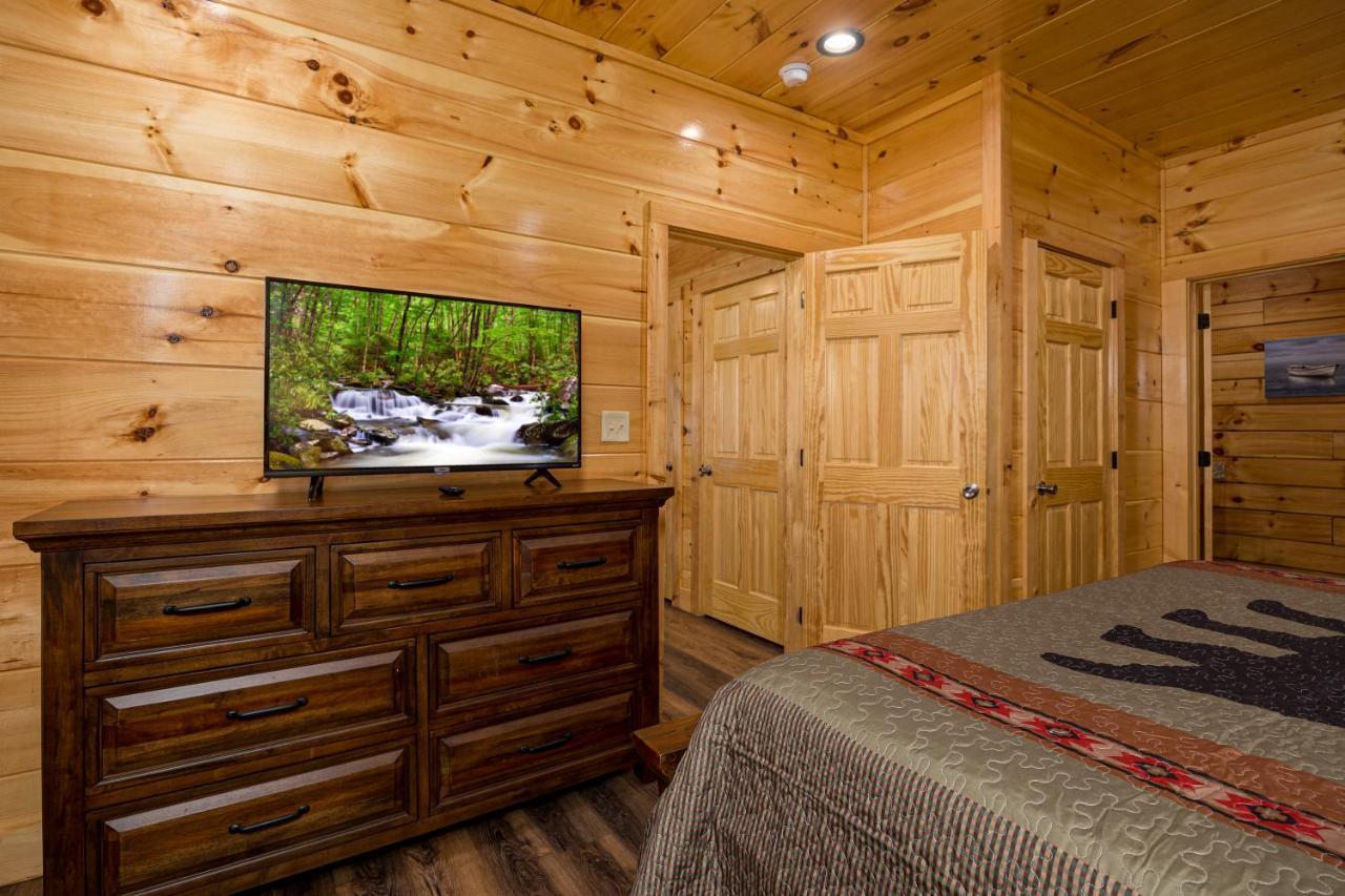 5Bd5B Escape Cabin With 2 Hottubs, Thtr &Game Rm,1Mi To The Parkway! 4Mi To Dollywood - Spring Deal Pigeon Forge Extérieur photo