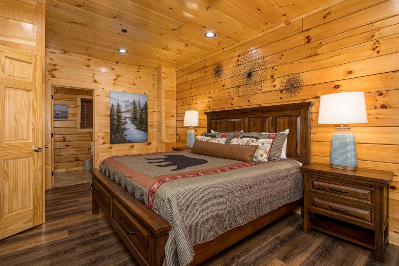 5Bd5B Escape Cabin With 2 Hottubs, Thtr &Game Rm,1Mi To The Parkway! 4Mi To Dollywood - Spring Deal Pigeon Forge Extérieur photo