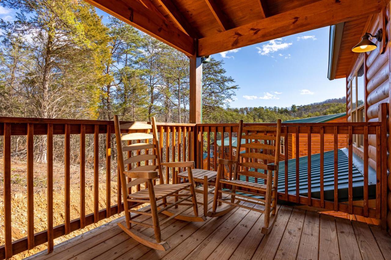 5Bd5B Escape Cabin With 2 Hottubs, Thtr &Game Rm,1Mi To The Parkway! 4Mi To Dollywood - Spring Deal Pigeon Forge Extérieur photo