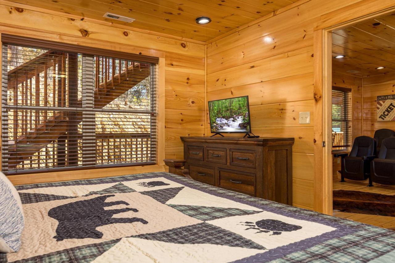 5Bd5B Escape Cabin With 2 Hottubs, Thtr &Game Rm,1Mi To The Parkway! 4Mi To Dollywood - Spring Deal Pigeon Forge Extérieur photo