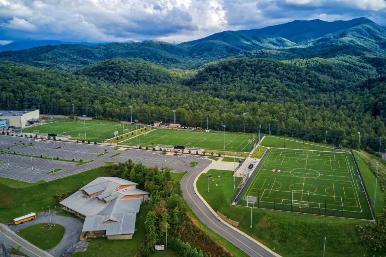 5Bd5B Escape Cabin With 2 Hottubs, Thtr &Game Rm,1Mi To The Parkway! 4Mi To Dollywood - Spring Deal Pigeon Forge Extérieur photo